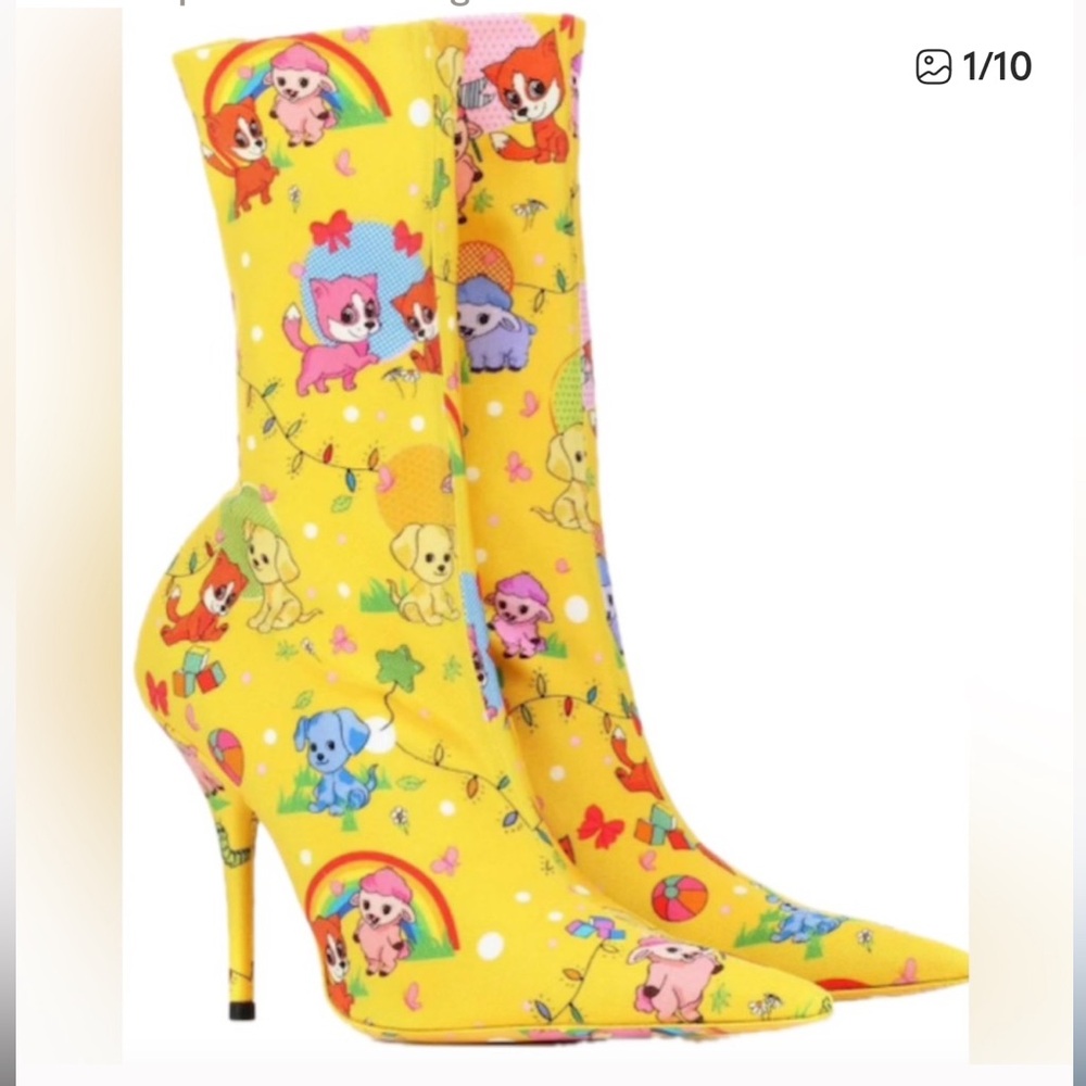 Balenciaga Puppy and Friends Knife
Sock Booties - Size 38.5